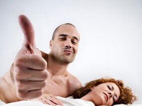 Woman with a man who enlarged his penis using folk remedies